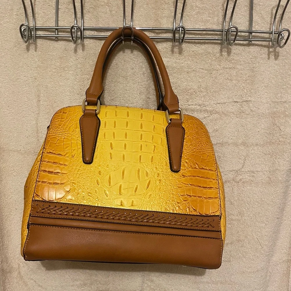 Yellow satchel medium to large sz gator handbag with arm strap - Picture 1 of 4
